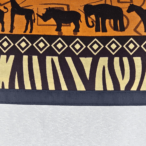 image d'un coussin en wax avec aperçu des motifs animaux